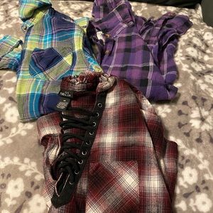 Juniors size xs flannel lot